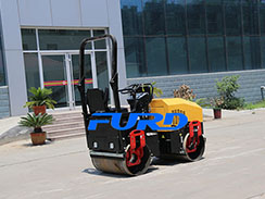 抓住特色打通渠道，全液壓小型壓路機(jī)廠家順利發(fā)展